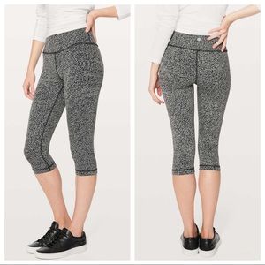 lululemon - wunder under hi-rise 1/2 tight 17” leggings athletic activewear